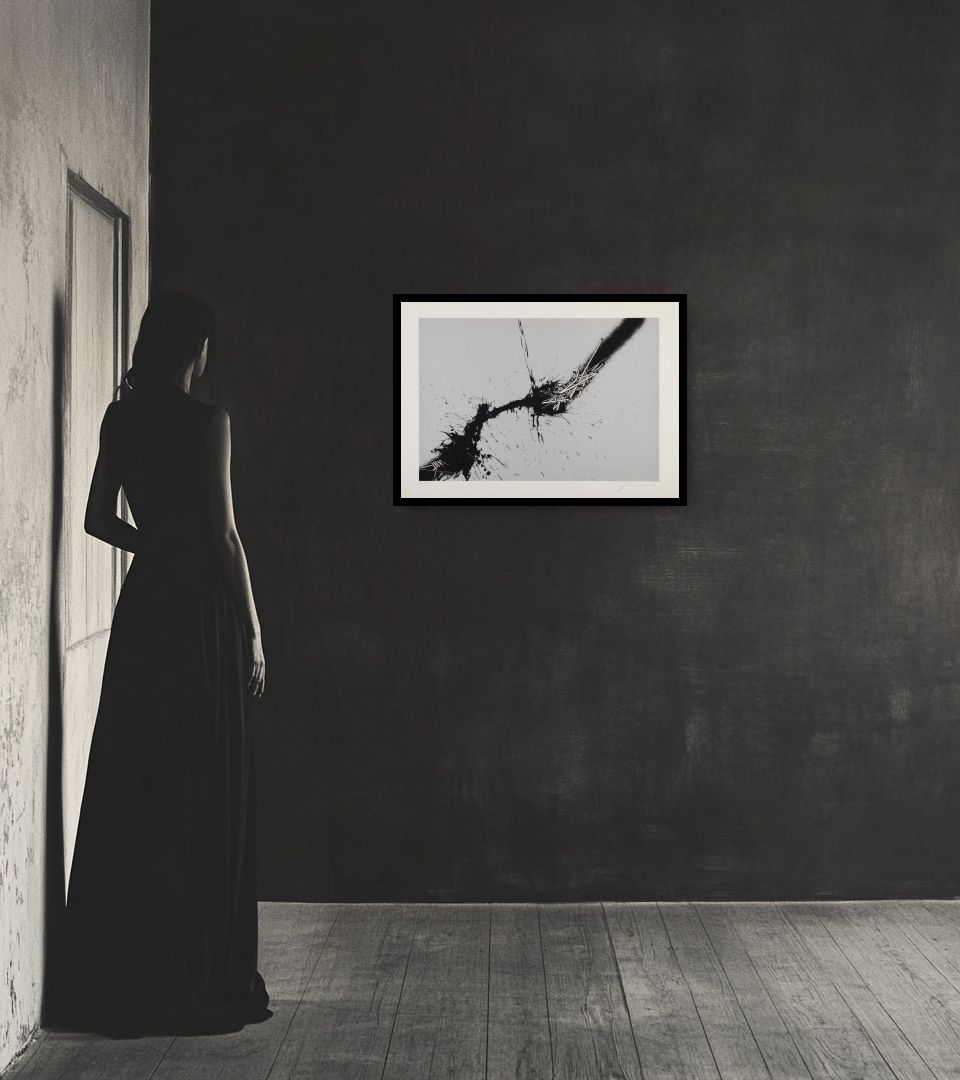 Print Senza Titolo in dark interior next to a lady